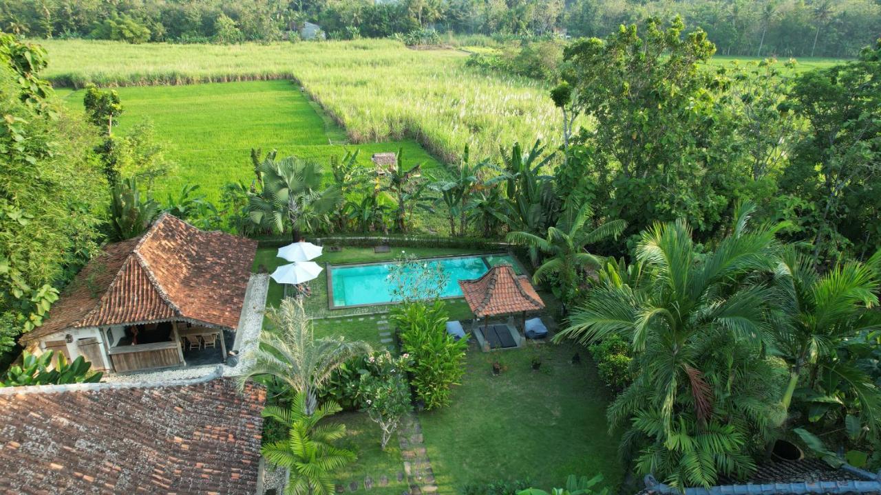 Hotel Blue Garden Yogyakarta Bangunjiwo Exterior foto
