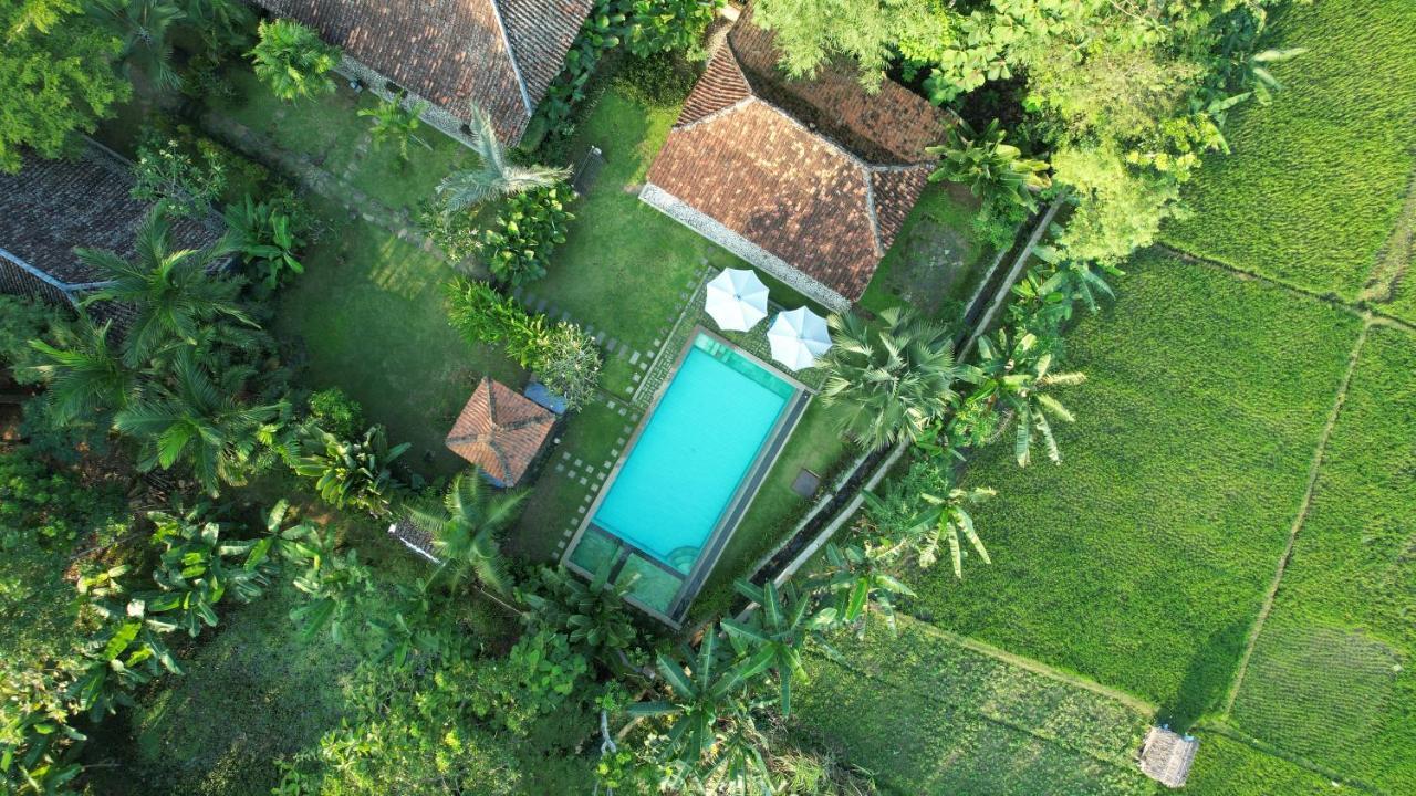 Hotel Blue Garden Yogyakarta Bangunjiwo Exterior foto