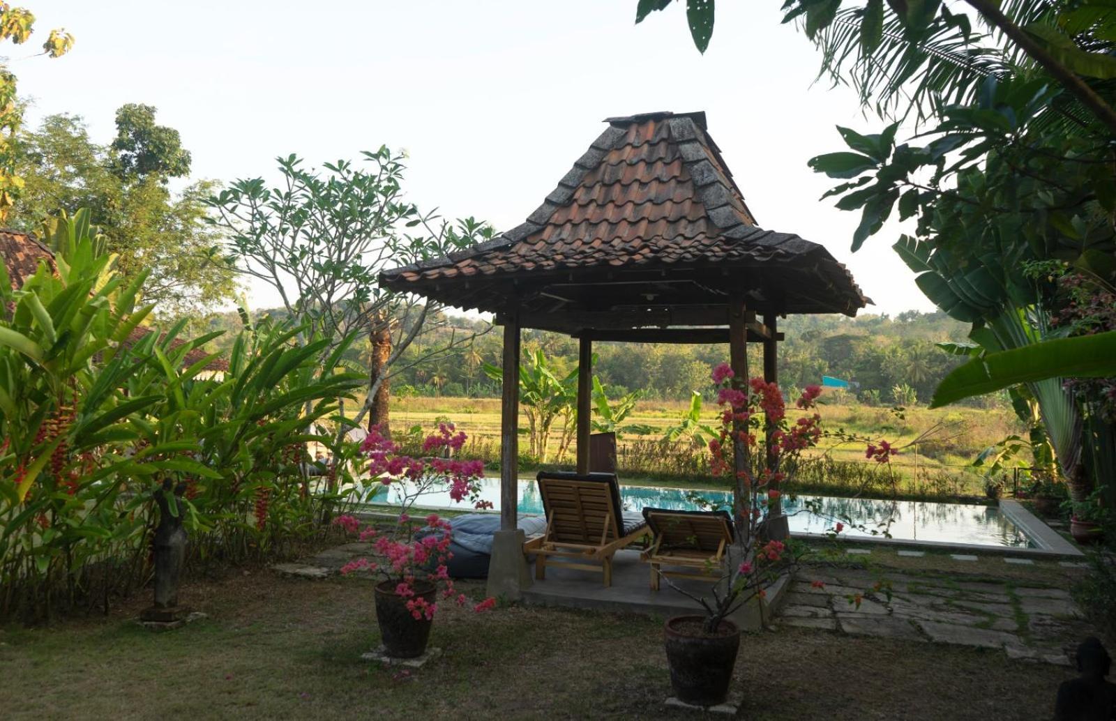 Hotel Blue Garden Yogyakarta Bangunjiwo Exterior foto