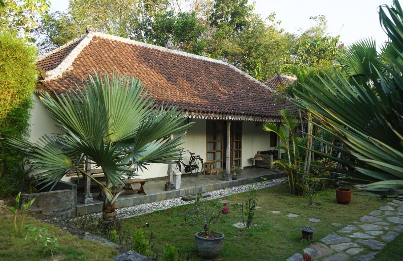 Hotel Blue Garden Yogyakarta Bangunjiwo Exterior foto