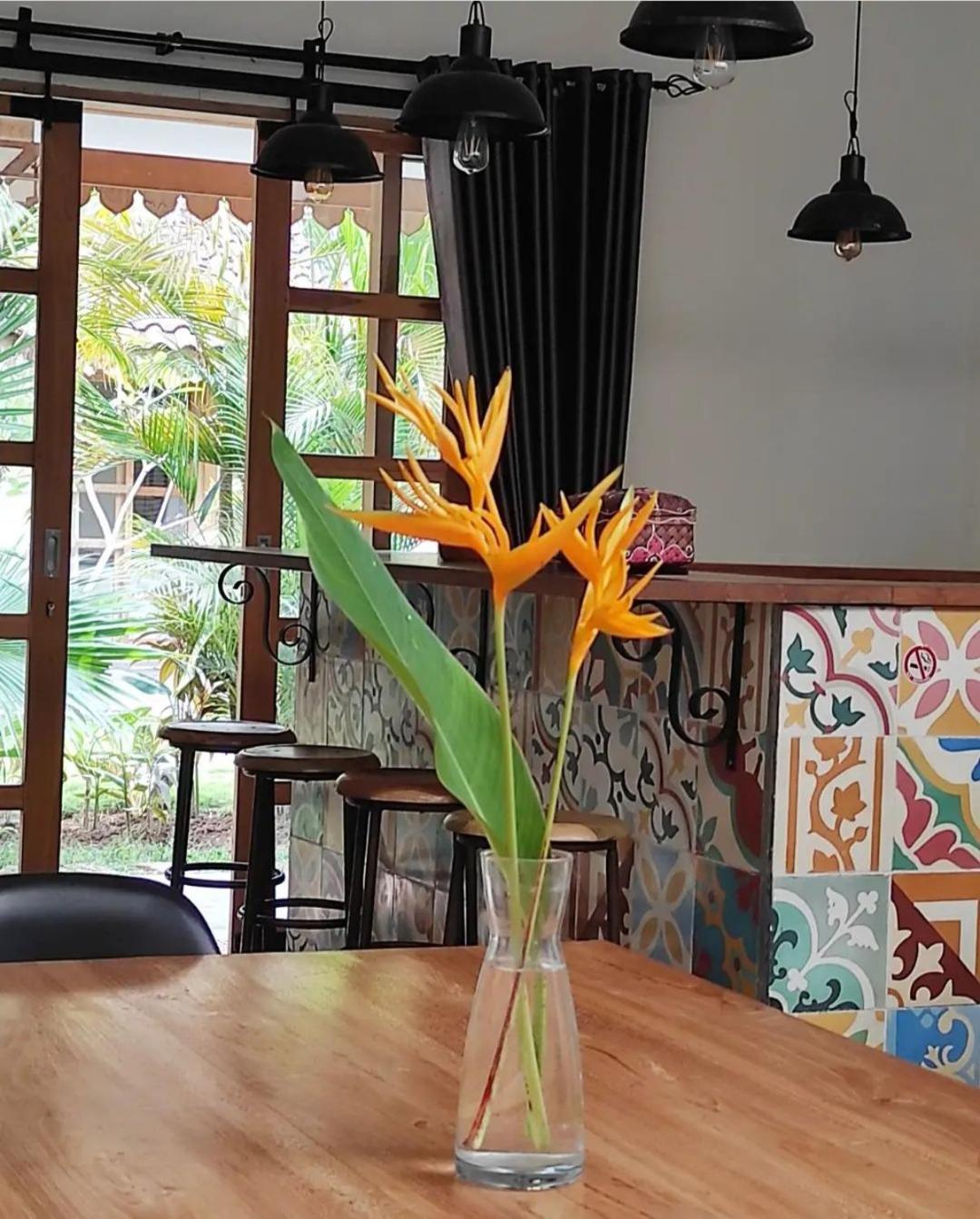 Hotel Blue Garden Yogyakarta Bangunjiwo Exterior foto
